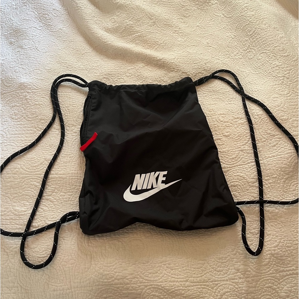 Nike drawstring bag